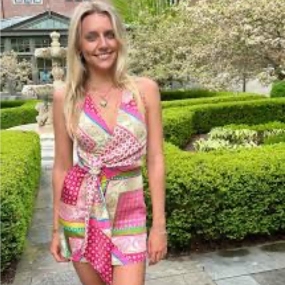 Zara pink /Green Patchwork Print Dress
Sleeveless v neck mini dress - Picture 8 of 12